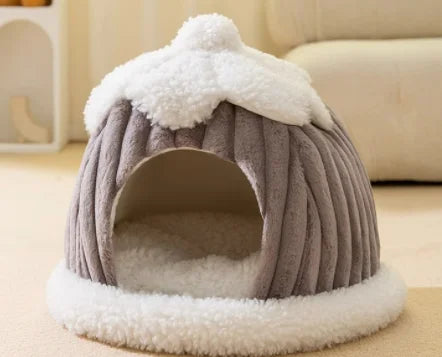 Um abrigo de inverno macio, projetado para gatos e cães pequenos