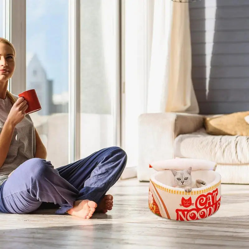 Cama para gatos com macarrão ramen que aquece o coração e o corpo